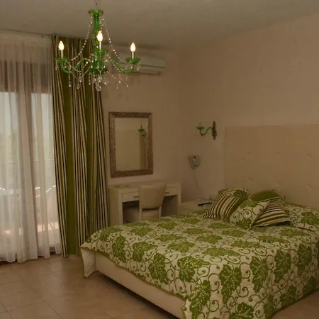 Corali Χρυσή Αμμουδιά